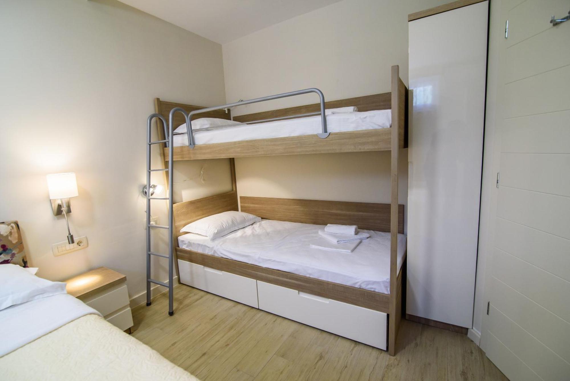 Apartments Leone Lukas Promajna Phòng bức ảnh