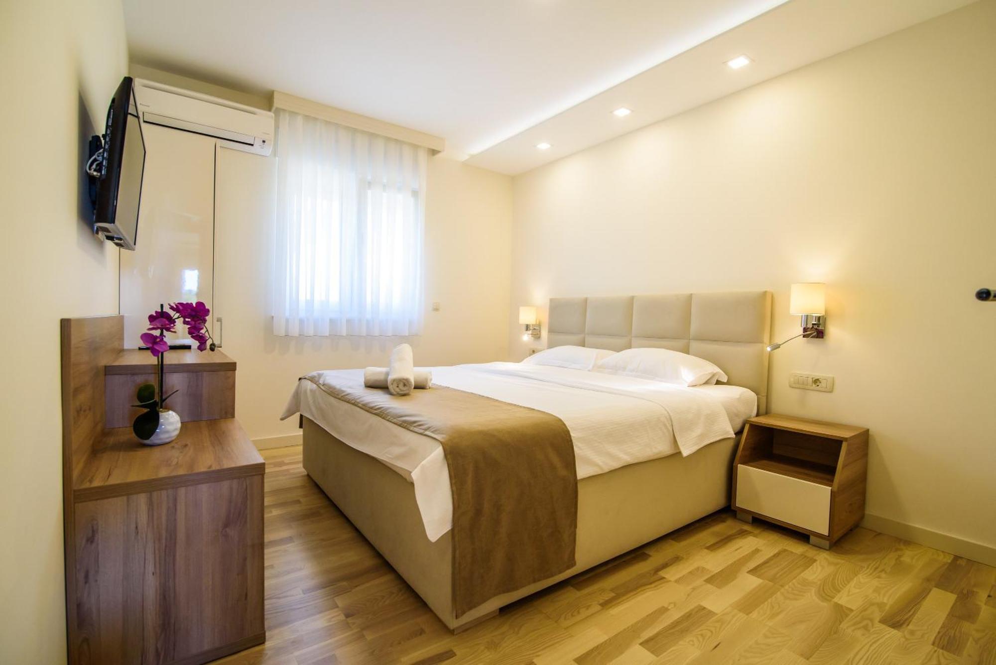 Apartments Leone Lukas Promajna Phòng bức ảnh